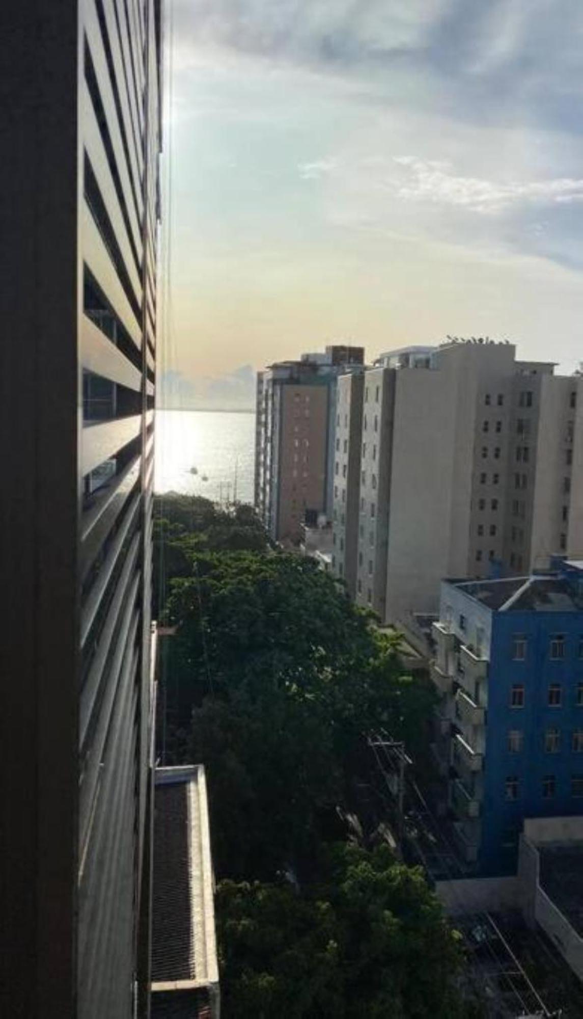 Barra, Compacto, Novo E Aconchegante *